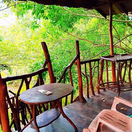 Sigiriya Rock Gate Tree House Hotel Exterior photo