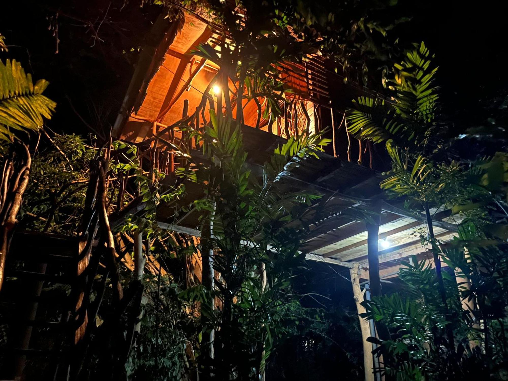 Sigiriya Rock Gate Tree House Hotel Exterior photo