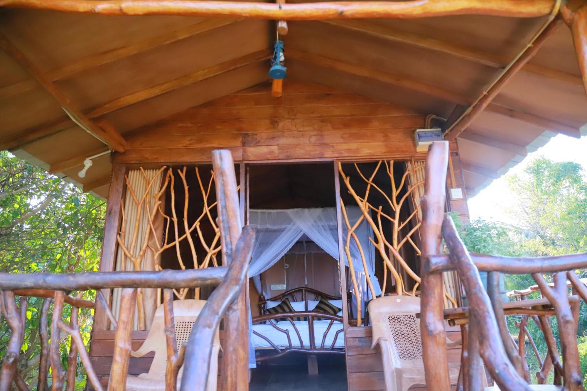Sigiriya Rock Gate Tree House Hotel Exterior photo